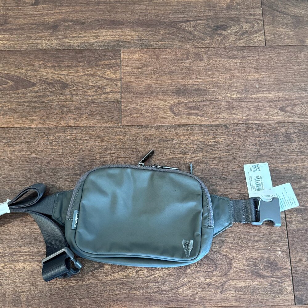 Lululemon Everywhere Belt Bag Large with Long Strap Gray NWT